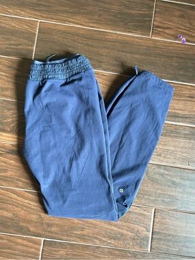 Lululemon Adaptive Dance Studio Joggers sz 10 RARE !